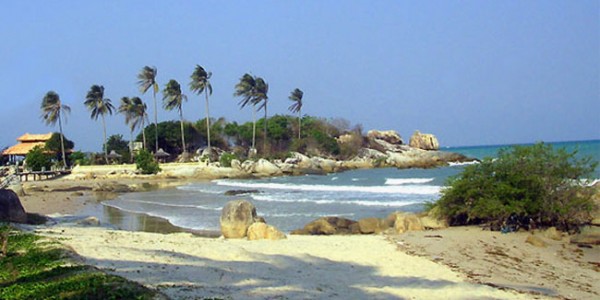 Pantai-Parai-Tenggiri-Bangka-Belitung