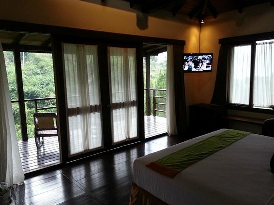 green-forest-resort room