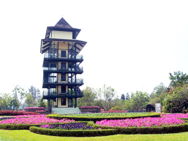Menara Pandang taman bunga nusantara
