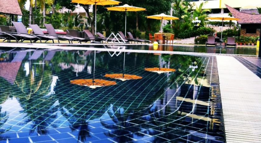 batam-view-beach-resort-pool