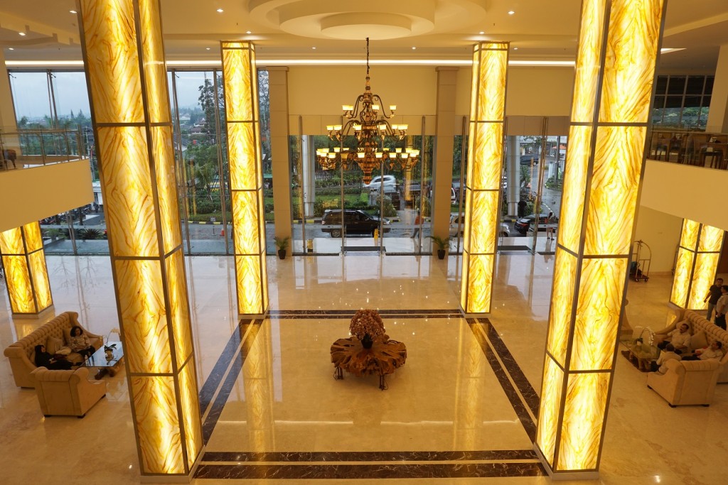sahid-eminence-lobby