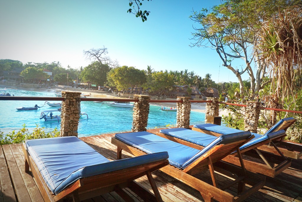  Hotel  Pinggir  Pantai  Di  Nusa Lembongan