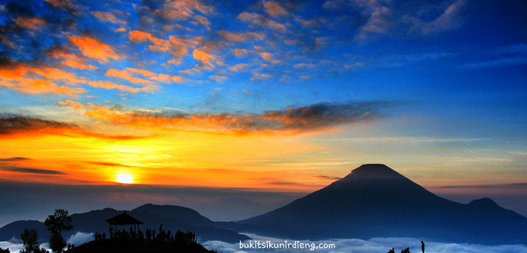 bukit-sikunir