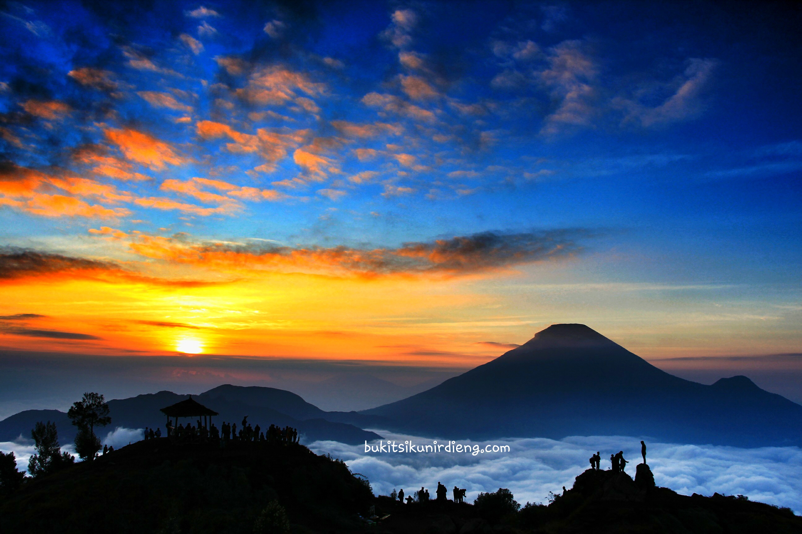 7 Pesona Alam Dieng Yang Menakjubkan 