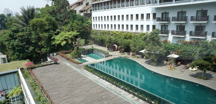 Kamar Suite di Padma Hotel Bandung